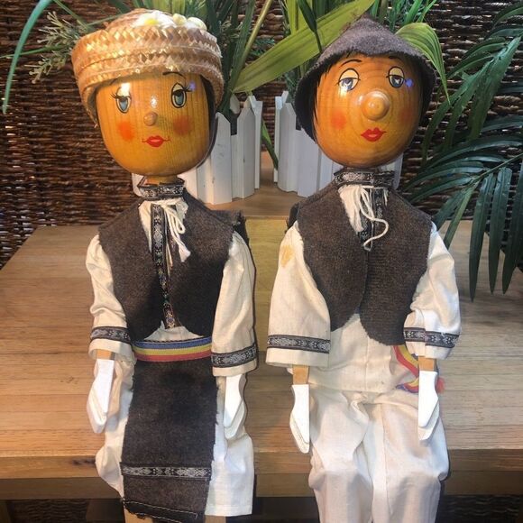 Other - Vintage Folk Art Husband/Wife Wooden joint Dolls!